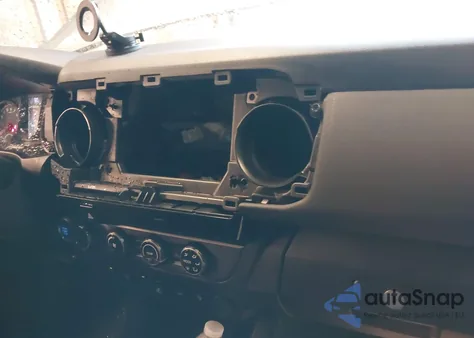 2018 Toyota Tacoma Trd Off Road z USA, uszkodzony, nr VIN 3TMCZ5AN5JM181797